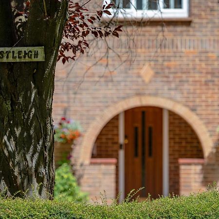 فندق Westleigh Ashtead المظهر الخارجي الصورة